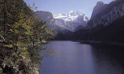 Blick über den Vorderer Gosausee zum Dachstein