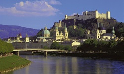 Blick auf Salzburg mit seinem Wahrzeichen der Festung Hohenzalzburg
