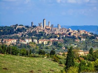 Blick auf San Gimignano entlang der Radreise Grand Tour Toskana