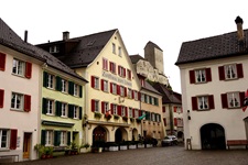 Blick auf den Ortskern von Sargans und das Schloss Sargans