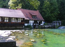 Eine alte Mühle im UNESCO-Biosphärenreservat Schwäbische Alb.