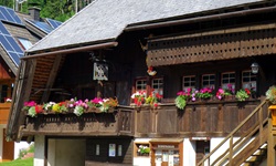 Ein typisches Schwarzwaldhaus in Todtmoos mit herrlichem Blumenschmuck.