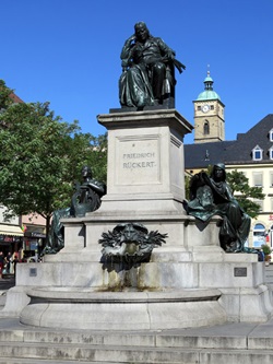 Der bekannte "Friedrich-Rückert"-Brunnen in Schweinfurt