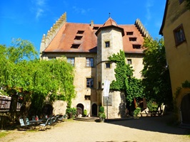Das Torturmtheater in Sommerhausen am Main-Radweg