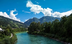 Blick auf den Fluss bei St. Johann