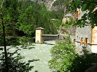 Die an der Via Claudia Augusta gelegene Grenzfestung Altfinstermünz in der Finstermünzschlucht.