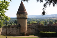 Die Klostermauer der Abtei von Cluny mit dem Tour Fabry.