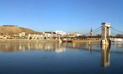 Blick über die Rhone nach Tournon Sur Rhone