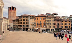 Blick auf den Hauptplatz in Udine