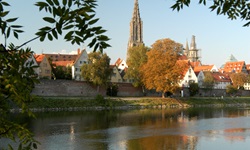 Blick über die Donau zum Münster von Ulm
