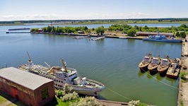 Blick auf einen kleinen Hafen auf Usedom