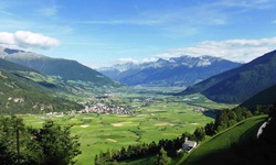 Schöner Blick über den malerischen Vinschgau.