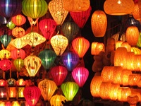 Typisch vietnamesische Lampen in Hoi An die leuchten