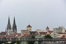 Panoramabild von Regensburg mit Dom und dem Uhrenturm der Neupfarrkirche