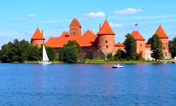 Die imposante gotische Inselburg Trakai in Ostpreußen.