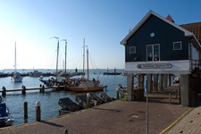 Am Hafen von Volendam.