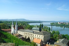 Wunderschöner Ausblick auf Esztergom und die Donau.