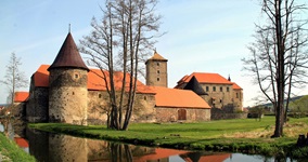 Blick auf die Wasserburg in Svihov in Tschechien