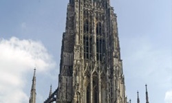 Blick auf das Münster in Ulm auf der Radreise auf dem Donau-Radweg von Ulm nach Passau
