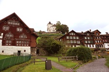 Blick auf das Schloss und das Städtchen Werdenberg in der Schweiz
