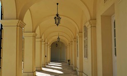 Ein Arkadengang im Wiener Schloss Schönbrunn.