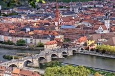 Würzburgs Altstadt von oben gesehen.