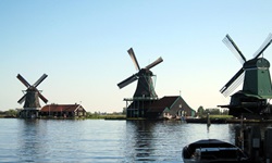 Drei Windmühlen vom Museum "Zaanse Schans"